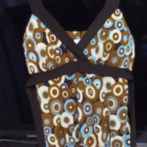 Dresses - Picture 8 of 12